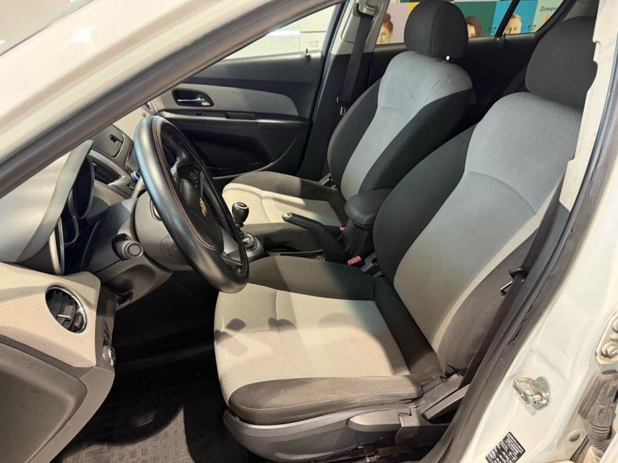 Chevrolet Cruze I Рестайлинг Екатеринбург  - изображение 9