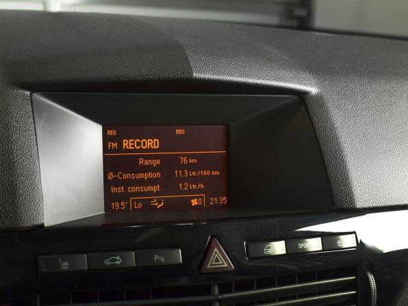 Opel Astra H Рестайлинг с пробегом 2012 года, цена 649 999 рублей, 297444 км, седан, Автокод Объявления