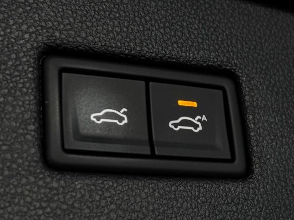 Volkswagen Tiguan II с пробегом 2018 года, цена 2 920 000 рублей, 98701 км, внедорожник, Автокод Объявления