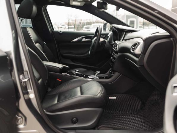 Infiniti QX30 с пробегом 2018 года, цена 1 970 000 рублей, 153100 км, внедорожник, Автокод Объявления