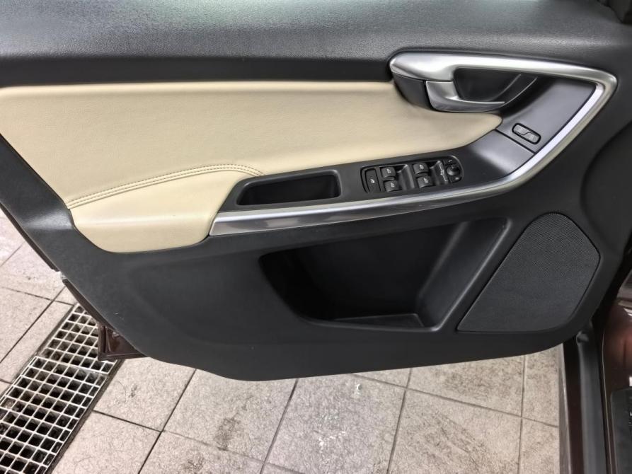 Volvo XC60 I Рестайлинг Санкт-Петербург  - изображение 8