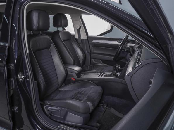 Volkswagen Passat B8 с пробегом 2016 года, цена 1 940 000 рублей, 214990 км, седан, Автокод Объявления
