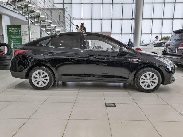 Hyundai Solaris II с пробегом 2019 года, цена 1 299 000 рублей, 139799 км, седан, Автокод Объявления