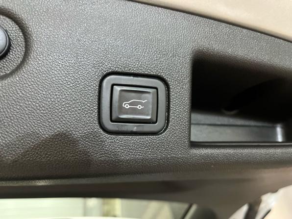 Chevrolet Equinox III Рестайлинг с пробегом 2021 года, цена 2 484 000 рублей, 39080 км, внедорожник, Автокод Объявления