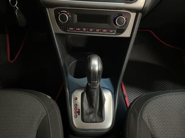 Volkswagen Polo V Рестайлинг с пробегом 2016 года, цена 1 050 000 рублей, 184969 км, седан, Автокод Объявления