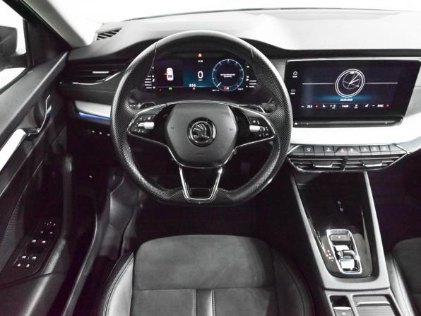 Skoda Octavia IV (A8) с пробегом 2021 года, цена 2 550 000 рублей, 28610 км, лифтбек, Автокод Объявления