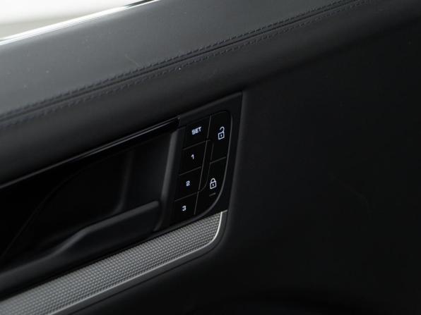 Porsche Cayenne III Рестайлинг с пробегом 2024 года, цена 15 497 077 рублей, 4442 км, внедорожник, Автокод Объявления