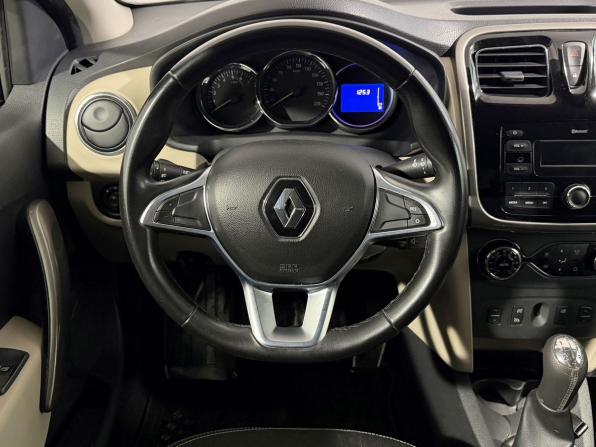 Renault Logan II Рестайлинг с пробегом 2018 года, цена 979 800 рублей, 160000 км, седан, Автокод Объявления