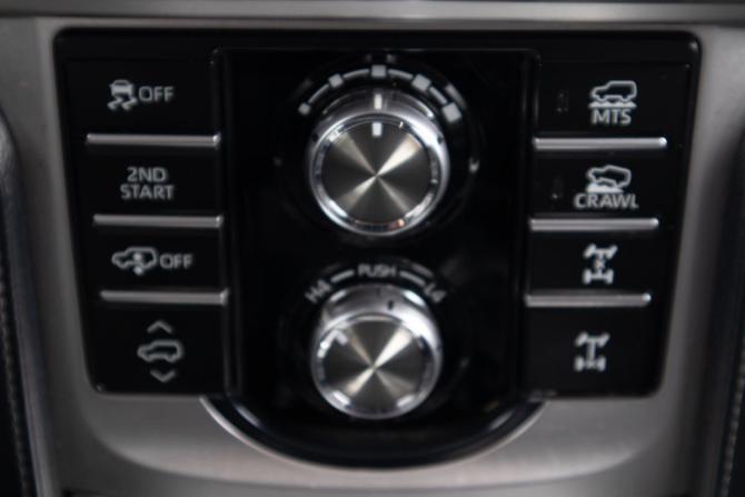 Toyota Land Cruiser Prado 150 Series Рестайлинг 2 с пробегом 2018 года, цена 3 849 000 рублей, 301378 км, внедорожник, Автокод Объявления