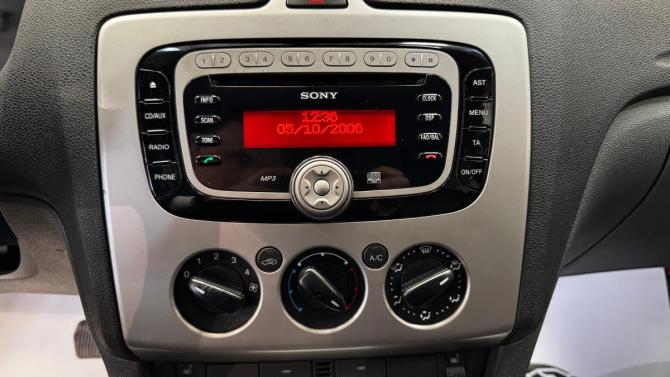 Ford Focus II с пробегом 2006 года, цена 365 000 рублей, 260800 км, седан, Автокод Объявления