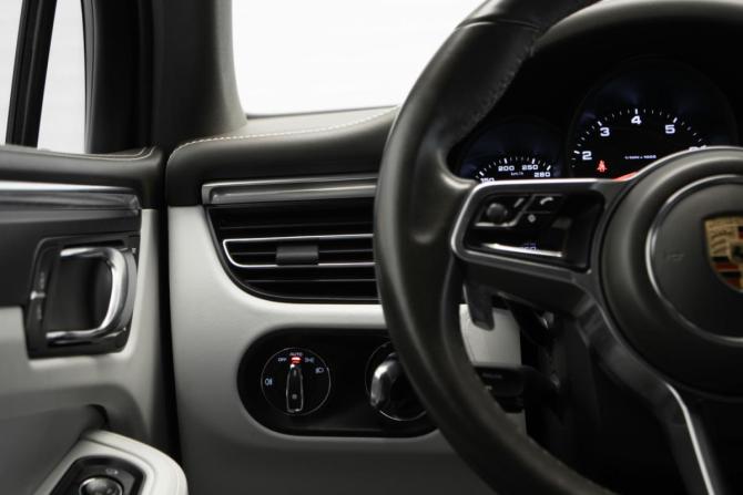 Porsche Macan I Рестайлинг с пробегом 2020 года, цена 5 150 000 рублей, 80000 км, внедорожник, Автокод Объявления