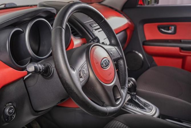Kia Soul I Рестайлинг с пробегом 2012 года, цена 1 199 000 рублей, 178000 км, хэтчбек, Автокод Объявления