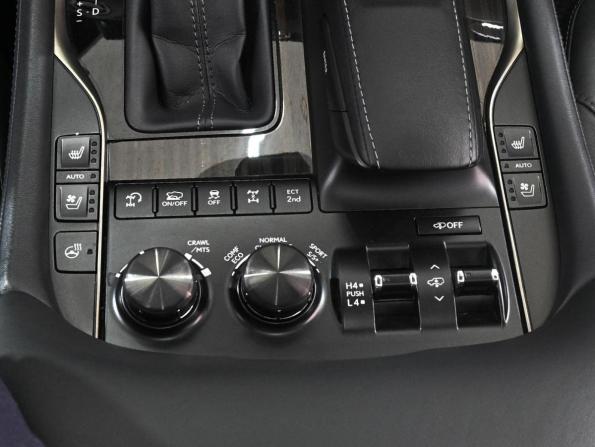 Lexus LX III Рестайлинг 2 с пробегом 2021 года, цена 9 979 000 рублей, 199751 км, внедорожник, Автокод Объявления