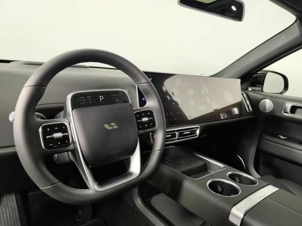 Новый Li Auto (Lixiang) L6 2025 года, цена 8 890 000 рублей, внедорожник, Автокод Объявления