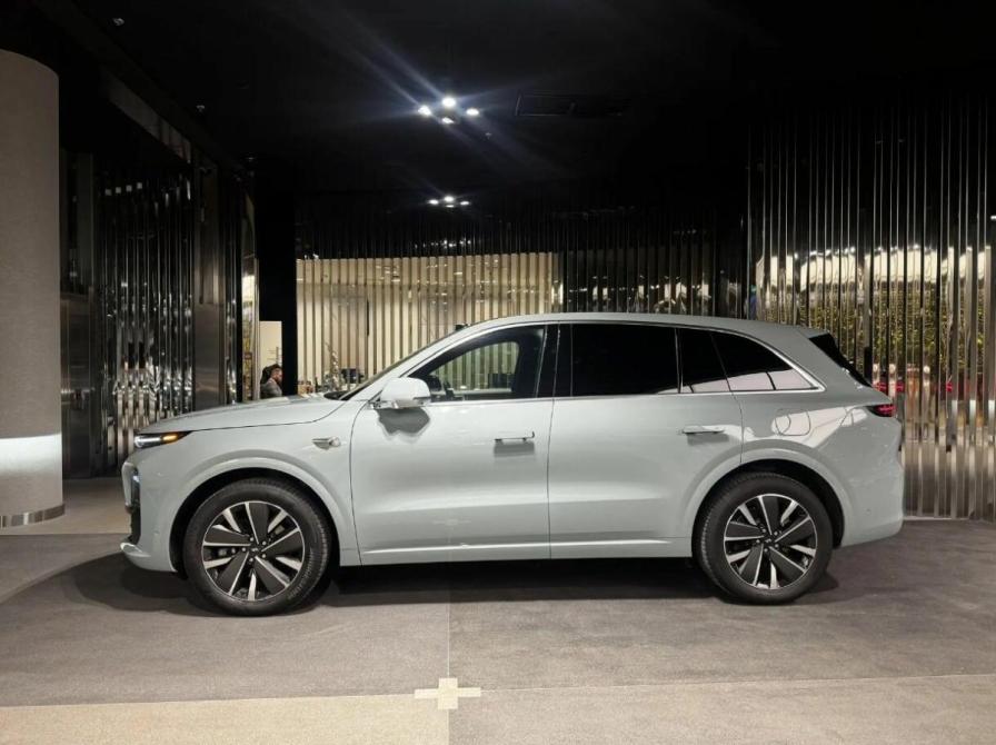 Li Auto (Lixiang) L6 Москва  - изображение 3