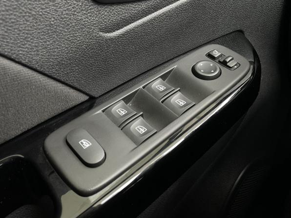 Renault Kaptur I Рестайлинг с пробегом 2021 года, цена 1 828 000 рублей, 21743 км, внедорожник, Автокод Объявления