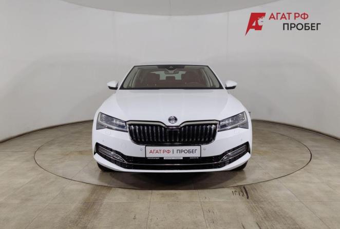Skoda Superb III Рестайлинг с пробегом 2019 года, цена 2 680 000 рублей, 78050 км, лифтбек, Автокод Объявления