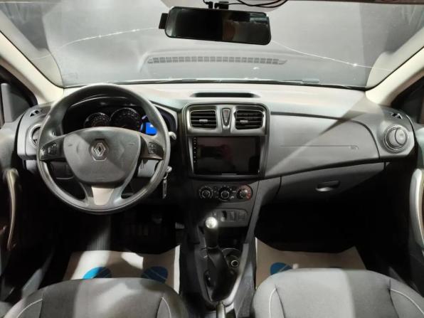 Renault Sandero II с пробегом 2015 года, цена 899 000 рублей, 89205 км, хэтчбек, Автокод Объявления