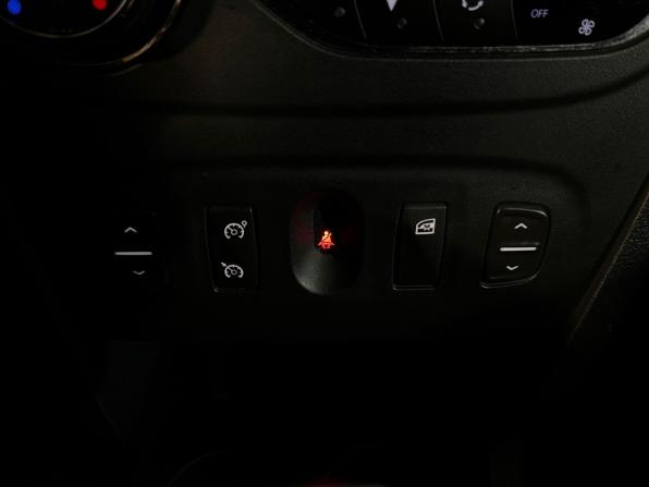 Renault Sandero II с пробегом 2016 года, цена 1 029 900 рублей, 132000 км, хэтчбек, Автокод Объявления