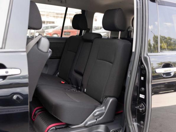 Toyota ISis I Рестайлинг с пробегом 2012 года, цена 1 350 000 рублей, 134000 км, компактвэн, Автокод Объявления