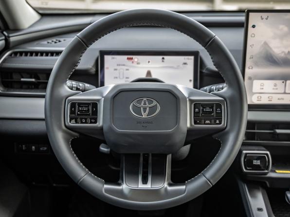 Toyota RAV4 VI (XA60) с пробегом 2025 года, цена 4 428 000 рублей, 499 км, внедорожник, Автокод Объявления