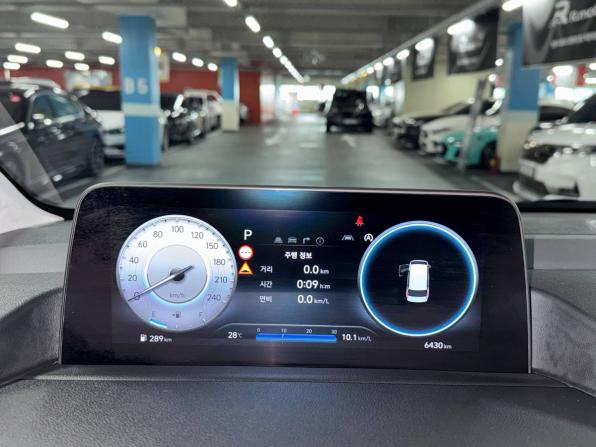 Hyundai Staria I с пробегом 2024 года, цена 8 490 000 рублей, 6430 км, минивэн, Автокод Объявления