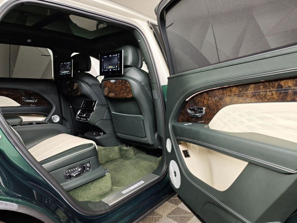 Bentley Bentayga I Рестайлинг с пробегом 2023 года, цена 28 000 000 рублей, 11975 км, внедорожник, Автокод Объявления
