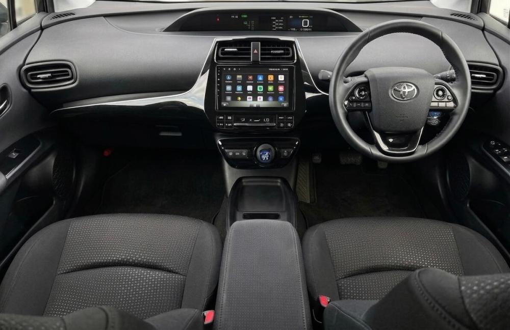 Toyota Prius IV Рестайлинг (XW50) Набережные Челны  - изображение 23