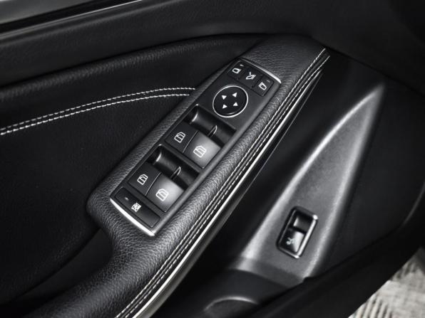 Mercedes-Benz GLA I (X156) Рестайлинг с пробегом 2018 года, цена 2 220 000 рублей, 84001 км, внедорожник, Автокод Объявления
