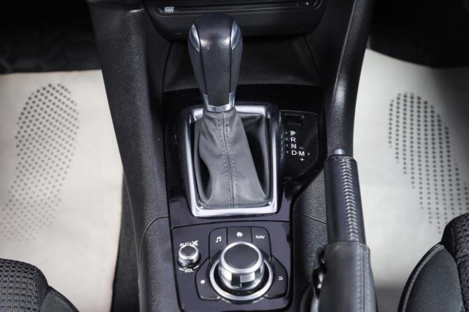 Mazda Axela III Рестайлинг с пробегом 2016 года, цена 1 529 000 рублей, 66565 км, хэтчбек, Автокод Объявления