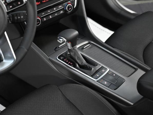 Kia Optima IV Рестайлинг с пробегом 2019 года, цена 1 049 000 рублей, 72898 км, седан, Автокод Объявления