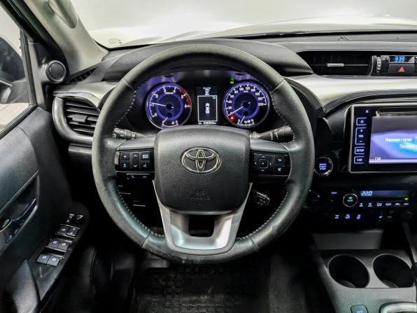 Toyota Hilux VIII с пробегом 2017 года, цена 3 380 000 рублей, 247439 км, offers.body_type.unknown, Автокод Объявления