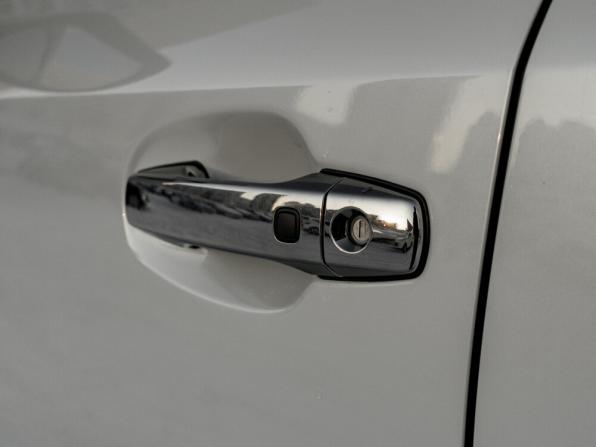 Toyota Land Cruiser 200 Series Рестайлинг 1 с пробегом 2012 года, цена 3 490 000 рублей, 196928 км, внедорожник, Автокод Объявления