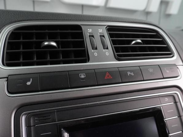 Volkswagen Polo V Рестайлинг с пробегом 2019 года, цена 1 277 000 рублей, 129780 км, седан, Автокод Объявления