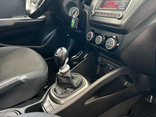 Kia Rio III Рестайлинг с пробегом 2015 года, цена 989 000 рублей, 132392 км, хэтчбек, Автокод Объявления