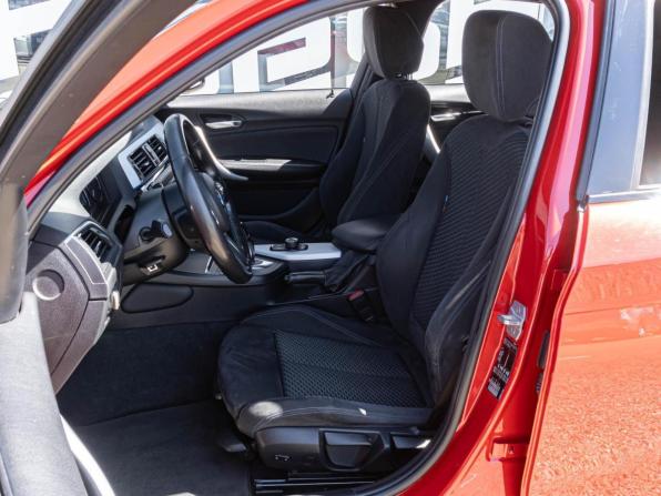 BMW 1 серии II (F20/F21) Рестайлинг 2 с пробегом 2018 года, цена 2 370 000 рублей, 53552 км, хэтчбек, Автокод Объявления