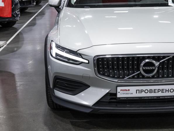 Volvo V60 Cross Country II с пробегом 2020 года, цена 3 549 898 рублей, 118075 км, универсал, Автокод Объявления
