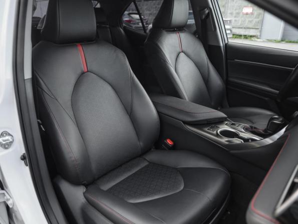 Toyota Camry VIII (XV70) Рестайлинг с пробегом 2021 года, цена 3 669 000 рублей, 58739 км, седан, Автокод Объявления