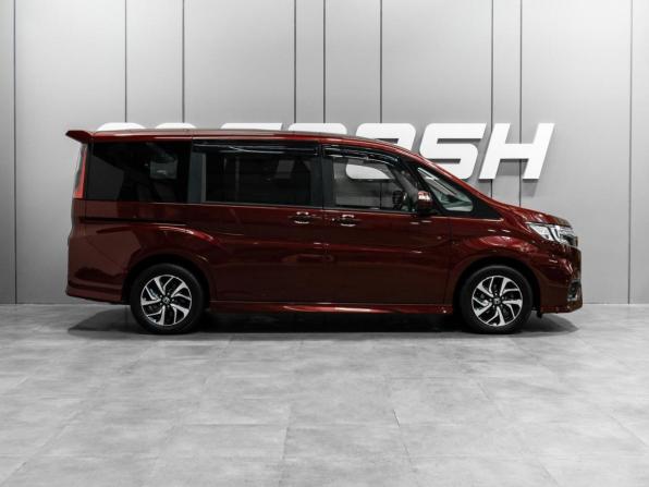 Honda Stepwgn V Рестайлинг с пробегом 2017 года, цена 2 149 000 рублей, 155728 км, минивэн, Автокод Объявления