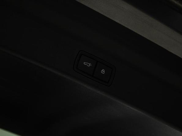 Li Auto (Lixiang) L8 I с пробегом 2023 года, цена 5 299 700 рублей, 76946 км, внедорожник, Автокод Объявления