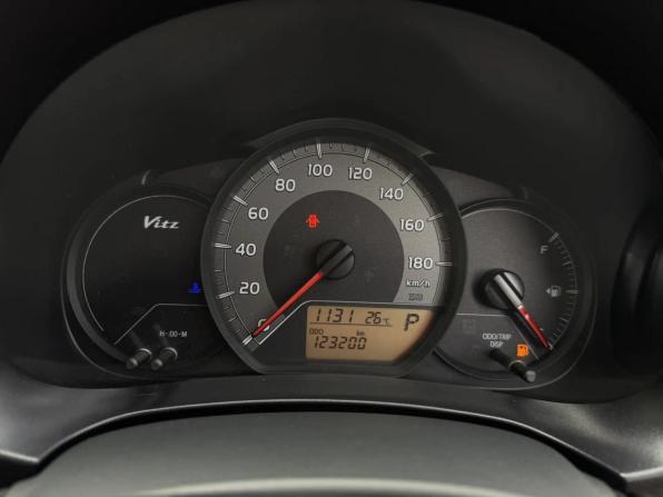 Toyota Vitz III (XP130) Рестайлинг 2 с пробегом 2018 года, цена 979 000 рублей, 123194 км, хэтчбек, Автокод Объявления