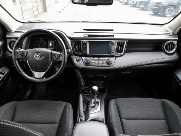Toyota RAV4 IV (XA40) Рестайлинг с пробегом 2019 года, цена 2 398 000 рублей, 102000 км, внедорожник, Автокод Объявления