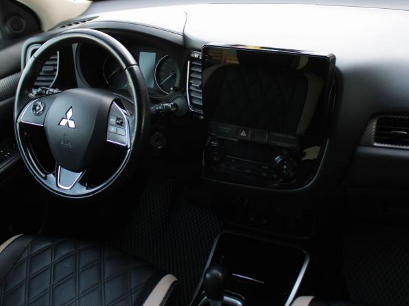 Mitsubishi Outlander III Рестайлинг 3 с пробегом 2018 года, цена 2 069 000 рублей, 98269 км, внедорожник, Автокод Объявления