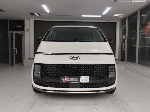 Hyundai Staria I с пробегом 2024 года, цена 5 990 000 рублей, 42699 км, минивэн, Автокод Объявления