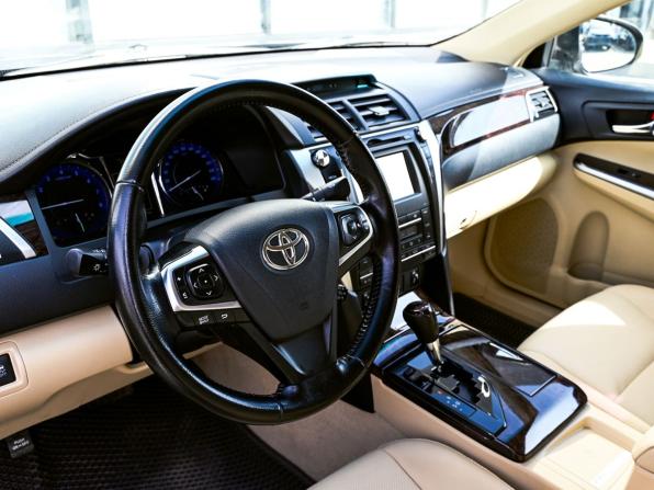 Toyota Camry VII (XV50) Рестайлинг с пробегом 2015 года, цена 1 875 000 рублей, 248140 км, седан, Автокод Объявления
