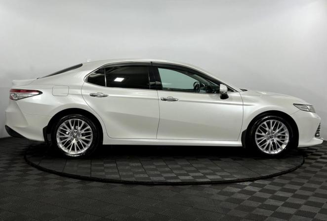Toyota Camry VII (XV50) Рестайлинг 2 с пробегом 2018 года, цена 2 800 000 рублей, 117137 км, седан, Автокод Объявления
