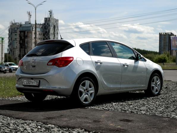 Opel Astra J Рестайлинг с пробегом 2014 года, цена 589 000 рублей, 226682 км, хэтчбек, Автокод Объявления
