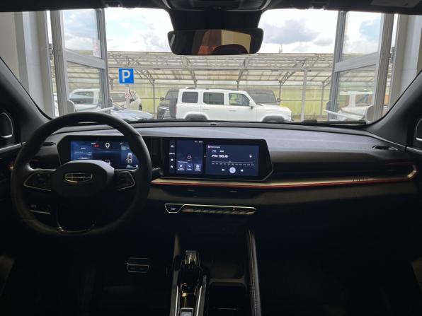 Geely Coolray I Рестайлинг с пробегом 2023 года, цена 2 129 000 рублей, 20600 км, внедорожник, Автокод Объявления