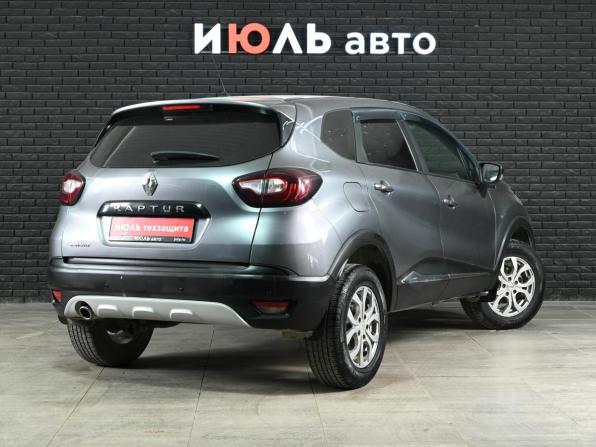 Renault Kaptur I с пробегом 2017 года, цена 1 300 000 рублей, 99780 км, внедорожник, Автокод Объявления