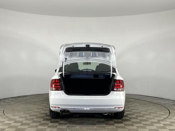 Volkswagen Polo V Рестайлинг с пробегом 2018 года, цена 1 340 000 рублей, 91555 км, седан, Автокод Объявления